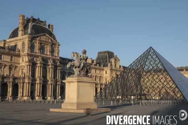 Confinement : quartier du louvre un samedi ensoleille