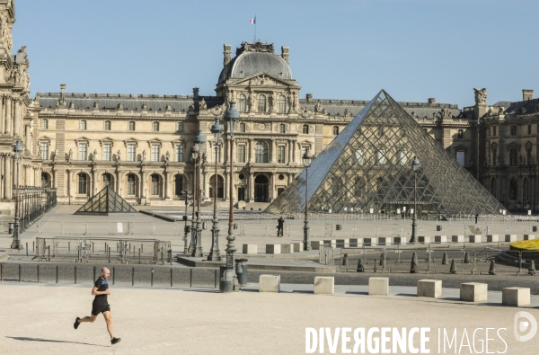 Confinement : quartier du louvre un samedi ensoleille