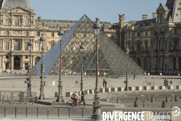 Confinement : quartier du louvre un samedi ensoleille