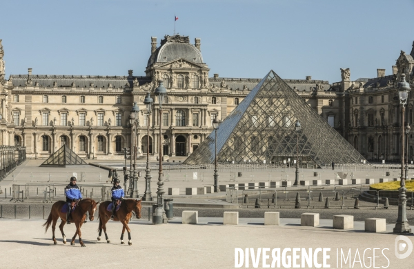 Confinement : quartier du louvre un samedi ensoleille