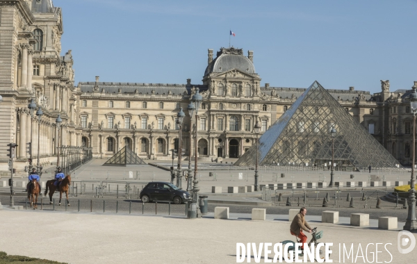 Confinement : quartier du louvre un samedi ensoleille