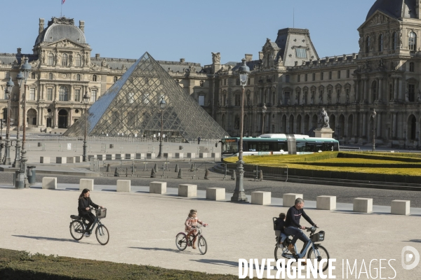 Confinement : quartier du louvre un samedi ensoleille