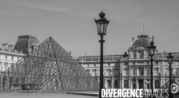 Confinement : quartier du louvre un samedi ensoleille