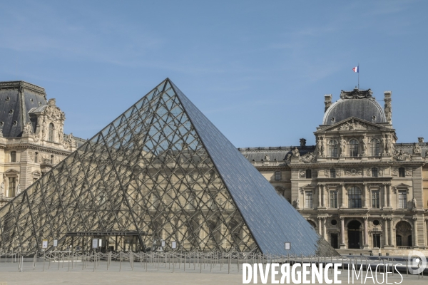 Confinement : quartier du louvre un samedi ensoleille