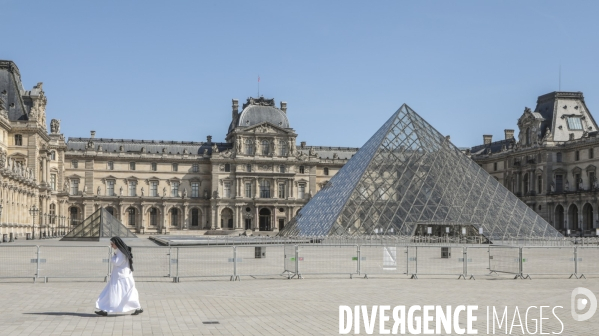 Confinement : quartier du louvre un samedi ensoleille