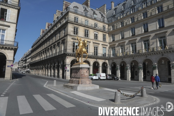 Confinement : quartier du louvre un samedi ensoleille