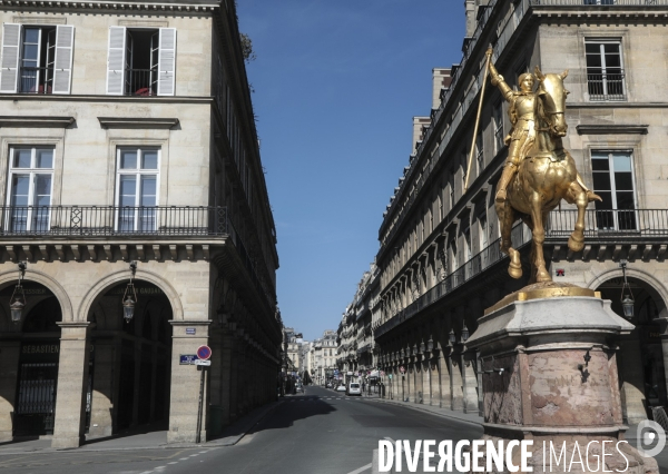 Confinement : quartier du louvre un samedi ensoleille