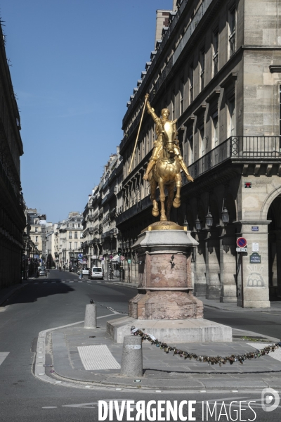 Confinement : quartier du louvre un samedi ensoleille