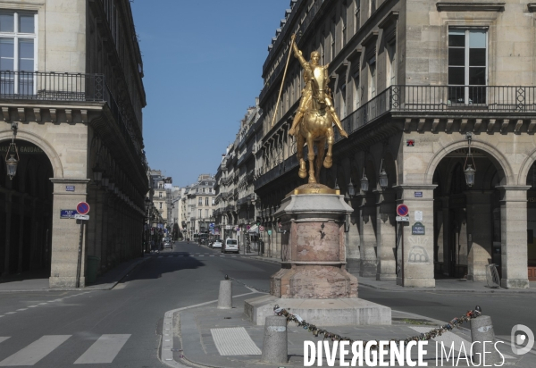 Confinement : quartier du louvre un samedi ensoleille