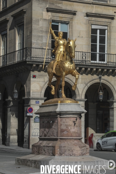 Confinement : quartier du louvre un samedi ensoleille