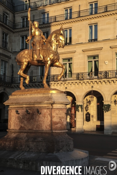 Confinement : quartier du louvre un samedi ensoleille