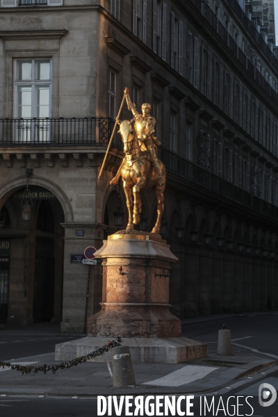 Confinement : quartier du louvre un samedi ensoleille
