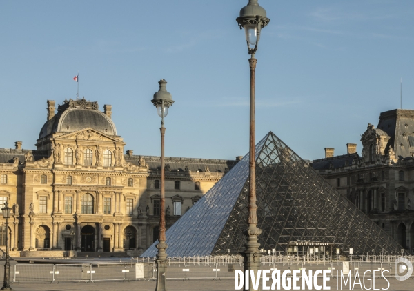 Confinement : quartier du louvre un samedi ensoleille