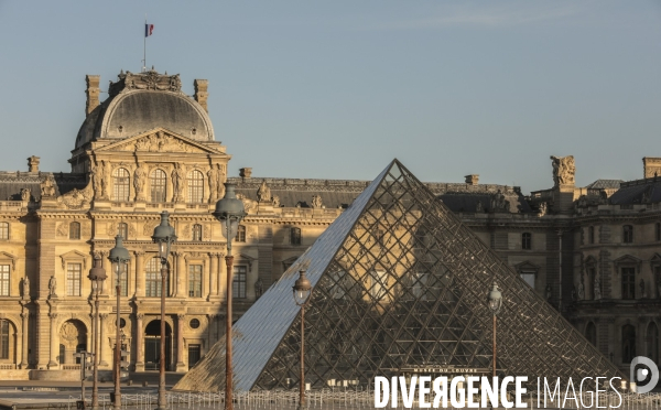 Confinement : quartier du louvre un samedi ensoleille