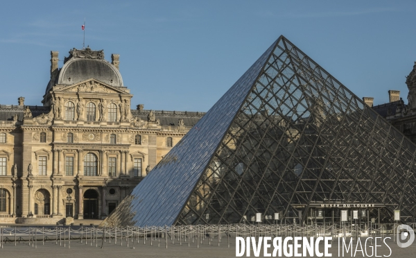 Confinement : quartier du louvre un samedi ensoleille