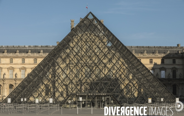 Confinement : quartier du louvre un samedi ensoleille