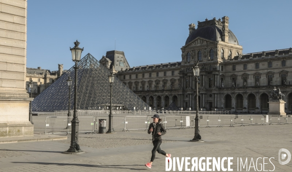 Confinement : quartier du louvre un samedi ensoleille