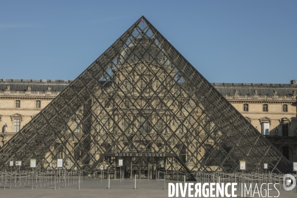 Confinement : quartier du louvre un samedi ensoleille