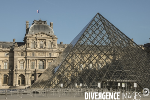 Confinement : quartier du louvre un samedi ensoleille