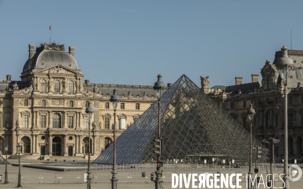 Confinement : quartier du louvre un samedi ensoleille