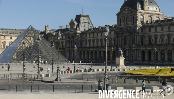 Confinement : quartier du louvre un samedi ensoleille