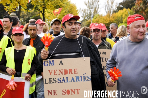Manifestation à Strasbourg, journée d action syndicale mondiale pour le « travail décent »