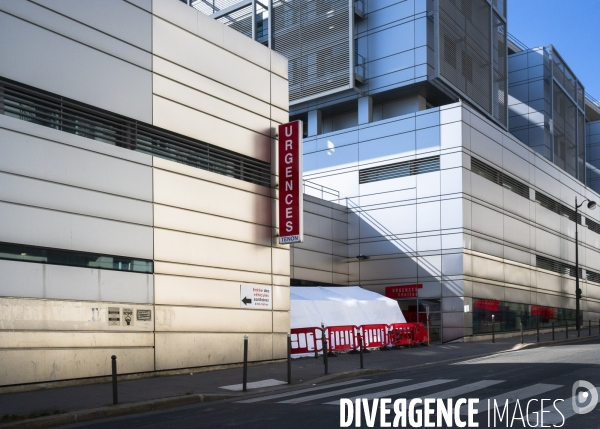 Entrée du service des urgences de l hôpital Tenon au 20e jour du confinement.