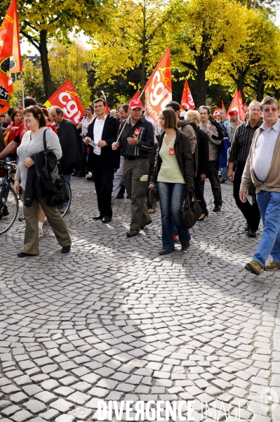 Manifestation à Strasbourg, journée d action syndicale mondiale pour le « travail décent »