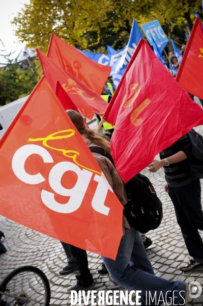 Manifestation à Strasbourg, journée d action syndicale mondiale pour le « travail décent »