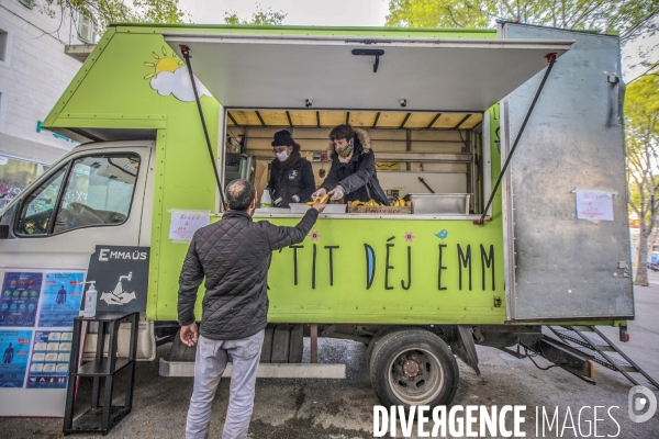 Petit-déjeuner de l association Emmaüs au 22ème jour de confinement