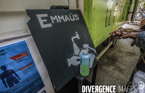 Petit-déjeuner de l association Emmaüs au 22ème jour de confinement