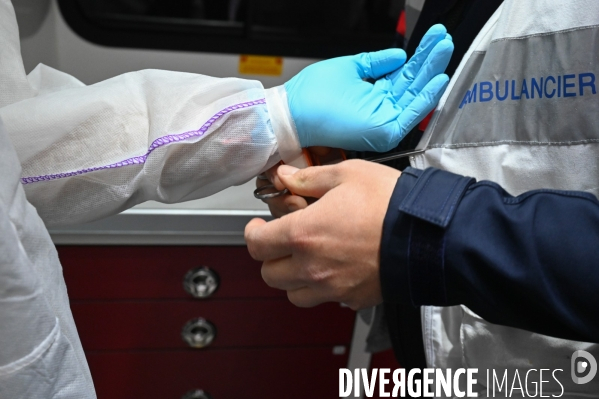 Ambulance de réanimation des pompiers.