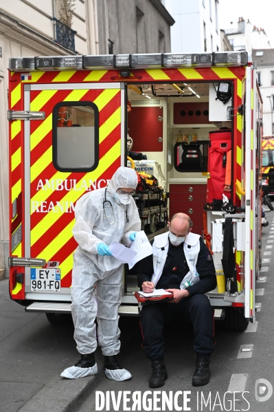 Ambulance de réanimation des pompiers.