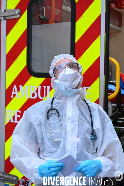 Ambulance de réanimation des pompiers.