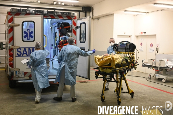 Ambulance de réanimation des pompiers.