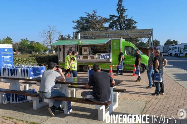 COVID 19 - Sur l A7, du réconfort pour les routiers