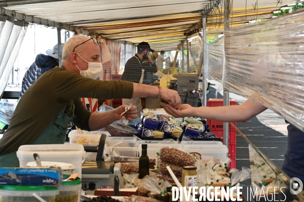 Marché d Ivry. Confinement 25ème jour.