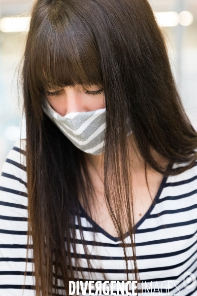 Production de masques en tissu à l usine Saint James