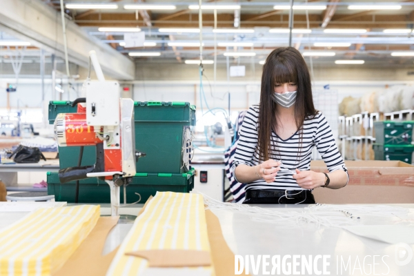Production de masques en tissu à l usine Saint James