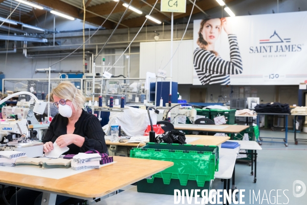 Production de masques en tissu à l usine Saint James