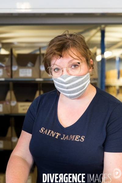 Production de masques en tissu à l usine Saint James
