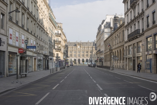 Paris, ville sous confinement depuis 27 jours.