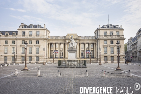 La traversée de paris (un ville sous confinement du covid19)