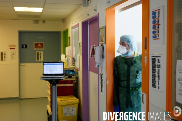 COVID-19. Service des urgences de la clinique Gentilly à Nancy