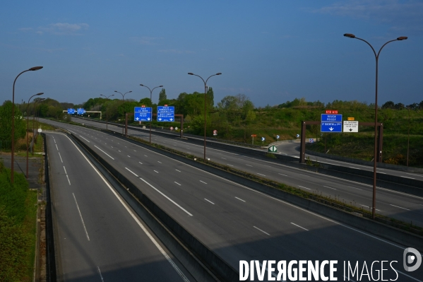 Autoroute de Normandie. Week-end de Pâques. Confinement 27 et 28ème jour.