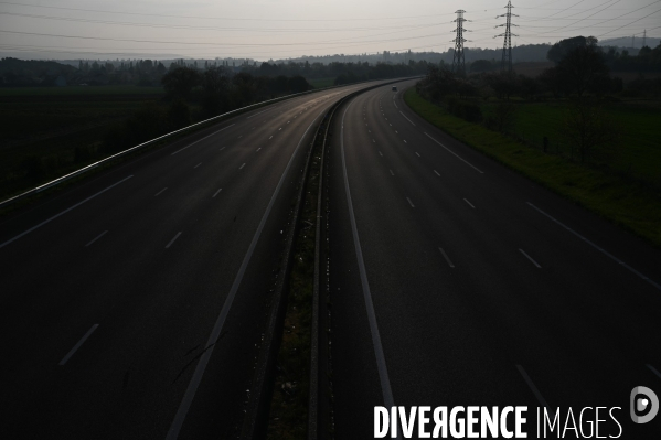 Autoroute de Normandie. Week-end de Pâques. Confinement 27 et 28ème jour.