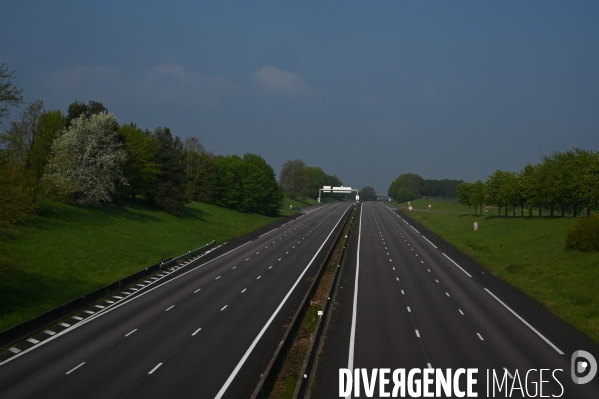 Autoroute de Normandie. Week-end de Pâques. Confinement 27 et 28ème jour.