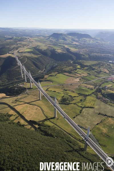 Vue aérienne du pont de Millau