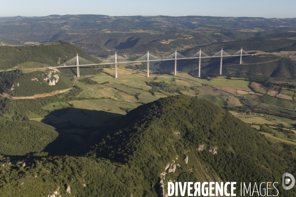 Vue aérienne du pont de Millau