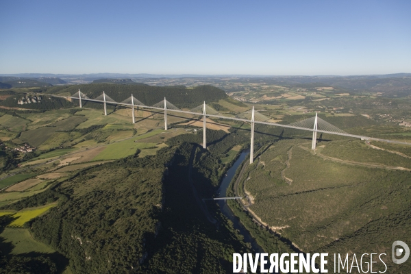 Vue aérienne du pont de Millau